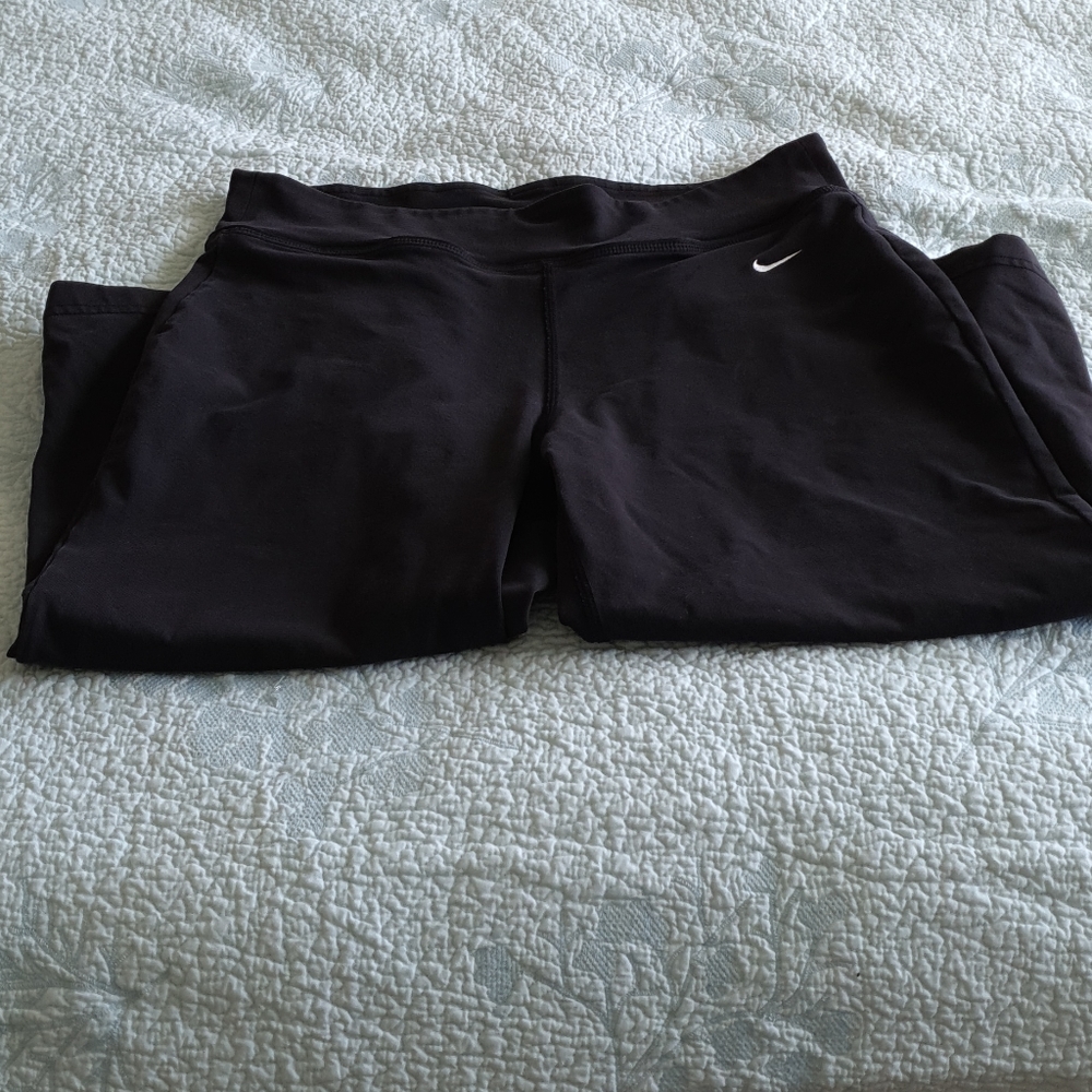 Nike flared capri workout pants